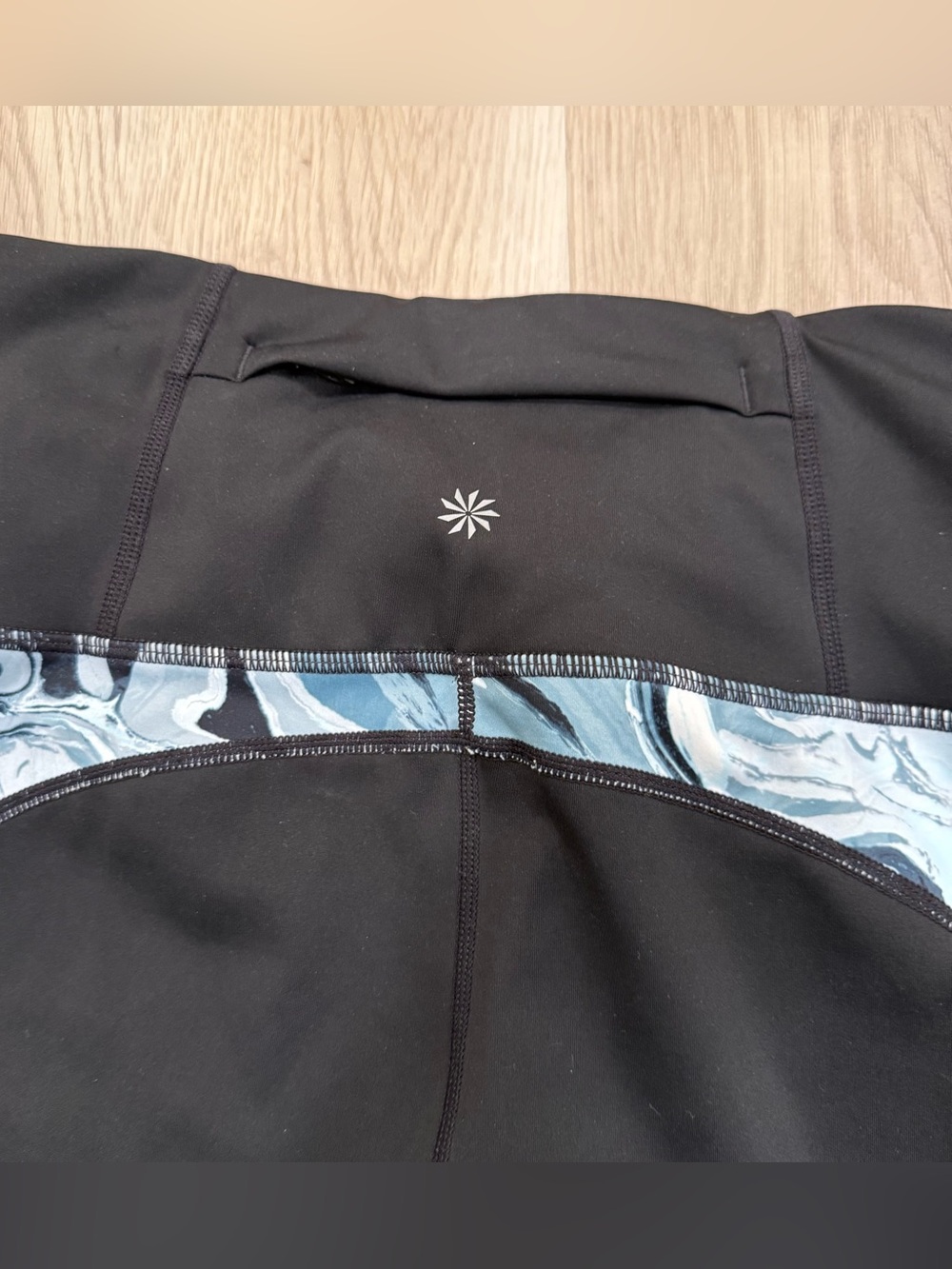 Athleta Black Leggings Blue Marble Print Athletic Pants Size M - Picture 10 of 12